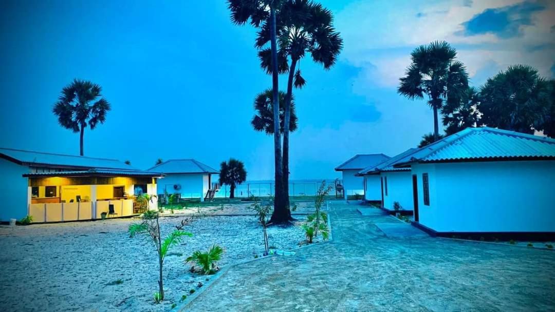 Palm Beach Resort Ceylon Τζάφνα Εξωτερικό φωτογραφία